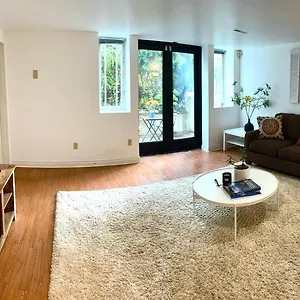Charming Private Kitsilano , Vancouver Canada
